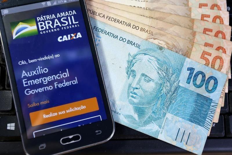 Os valores podem ser movimentados pelo aplicativo Caixa Tem para pagamento de boletos ou nas casas lotéricas, compras pela internet e pelas maquininhas de estabelecimentos comerciais. (Foto: Divulgação)