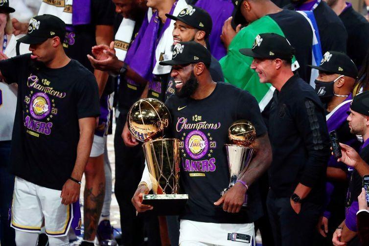 Los Angeles Lakers começa temporada como favorito - Kim Klement/USA Today Sports/Direitos Reservados