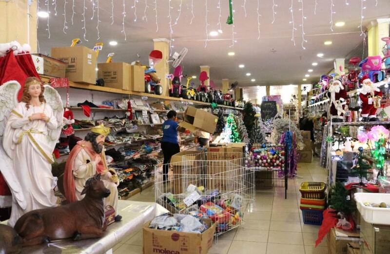 As embalagens de produtos devem ser checadas pelo comprador (Foto: Laura Alexandre/ FolhaBV)