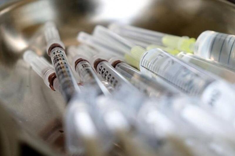 A previsão do Ministério da Saúde é que 24,7 milhões de doses de vacinas estejam disponíveis em janeiro(Foto:pebmed)