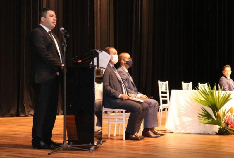 O novo presidente da Câmara Municipal de Boa Vista, Genilson Costa, discursou após eleição. (Fotos: Nilzete Franco)