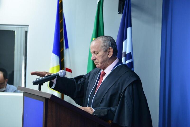 A cerimônia foi realizada no plenário da instituição (Foto: Divulgação)