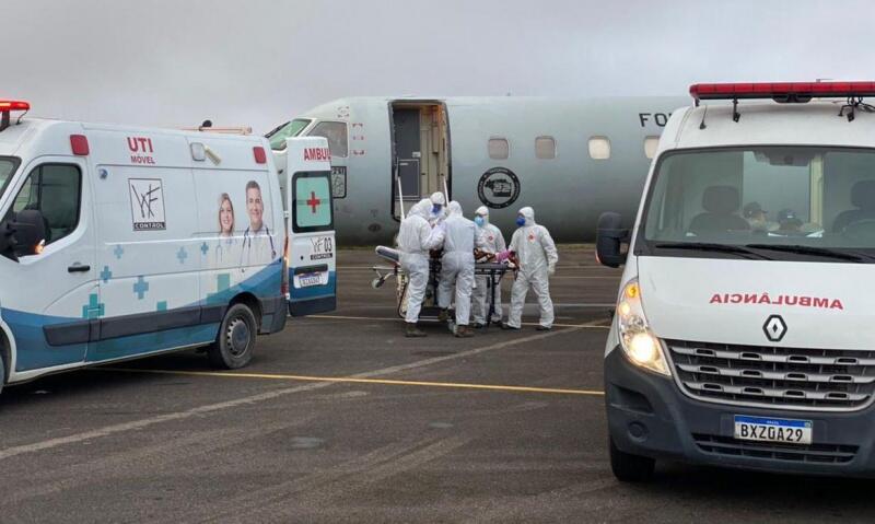 Durante o trajeto, o paciente é acompanhado por sete profissionais de saúde (Foto: Divulgação)