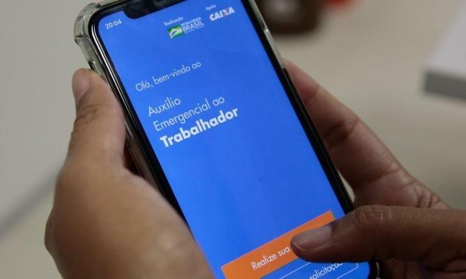 Até agora, os recursos podiam ser movimentados apenas por meio do aplicativo Caixa Tem (Foto: Divulgação)