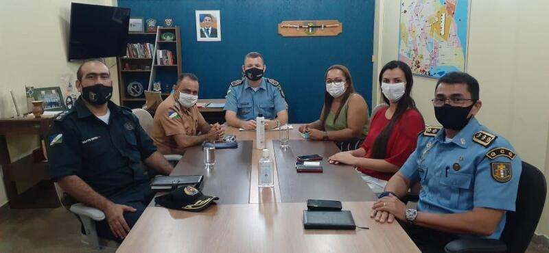 Na reunião ficou estabelecido como estratégia a atuação conjunta dos órgãos participantes tanto nas barreiras sanitárias que já existem como no caso de Jundiá (Foto: Divulgação) Na reunião ficou estabelecido como estratégia a atuação conjunta dos órgãos participantes tanto nas barreiras sanitárias que já existem como no caso de Jundiá (Foto: Divulgação)