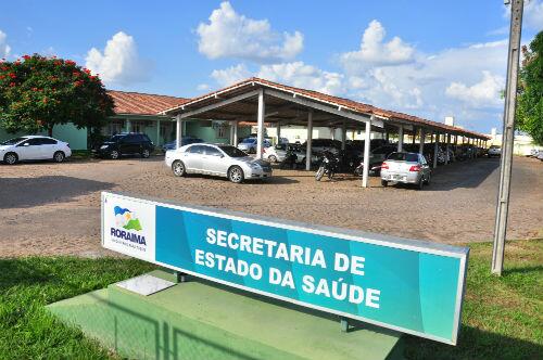 Mandados foram cumpridos na Secretaria Estadual de Saúde por equipes do Ministério Público de Roraima e da Justiça (Foto: Arquivo/Folha)