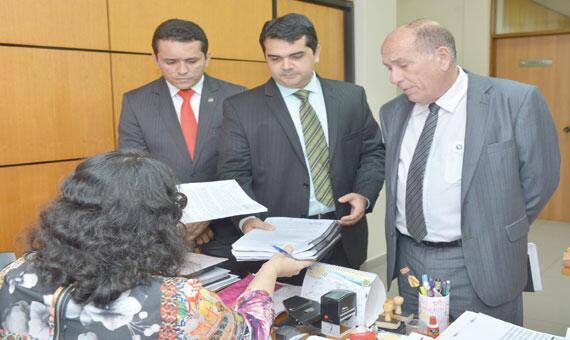 Relatório com denúncia de irregularidade no Iper foi entregue ao Ministério Público (Foto: Divulgação)