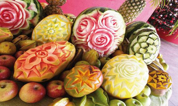 O artista cria esculturas de frutas e cria novos ambientes ( Foto Arquivo pessoal)