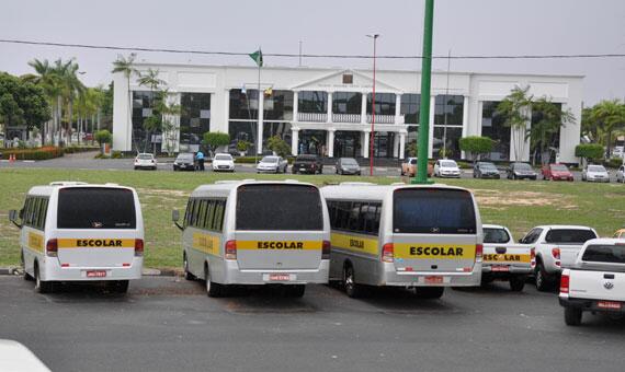 Problema no transporte escolar estadual se arrasta desde o ano passado (Foto: Arquivo/Folha)
