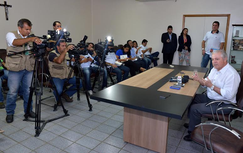Consultor especial da governadora Suely Campos, Neudo Campos durante coletiva hoje à tarde