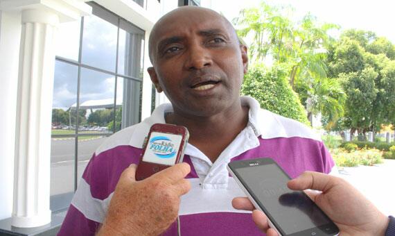 Vice-prefeito de Iracema, Belarmino Soeira, diz que situação estrutural do município está fora de controle (Foto: Diane Sampaio)