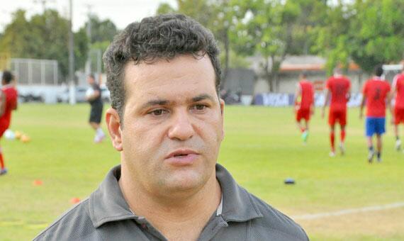 O presidente do clube, Adroir Bassorici, garantiu a apresentação do elenco para esta sexta, depois de dois adiamentos do evento (Foto: Raynere Ferreira/Arquivo Folha)