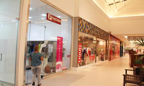 Lojistas dos shoppings começam a sentir os efeitos da greve na Suframa (Foto: Diane Sampaio)
