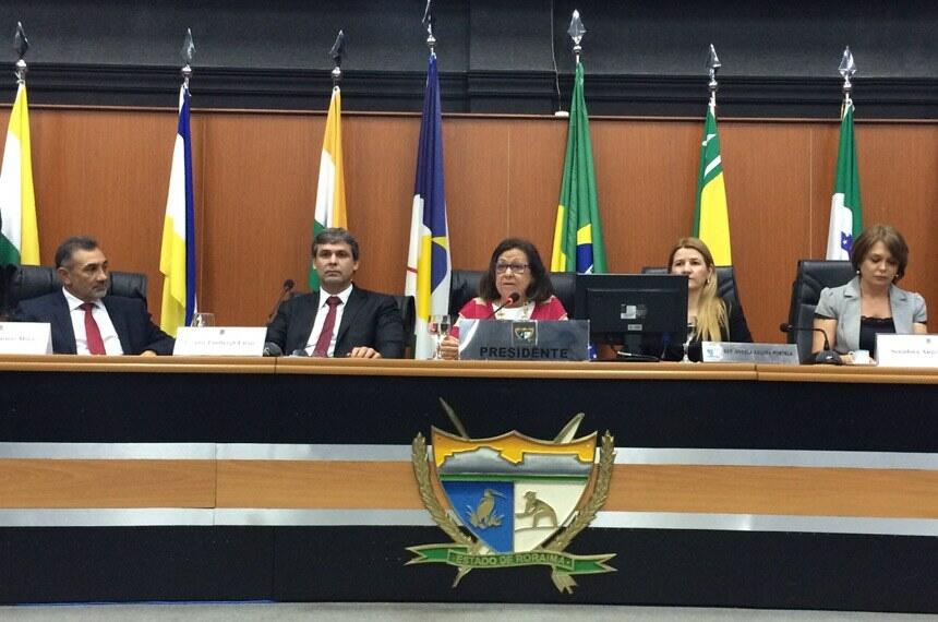 Presidente da CPI, senadora Lídice da Mata, e o relator, Lindberg Farias, durante audiência pública em Roraima