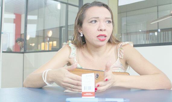 Eruska Mesquita tem tatuagem no braço que a identifica ser diabética (Foto: Diane Sampaio)