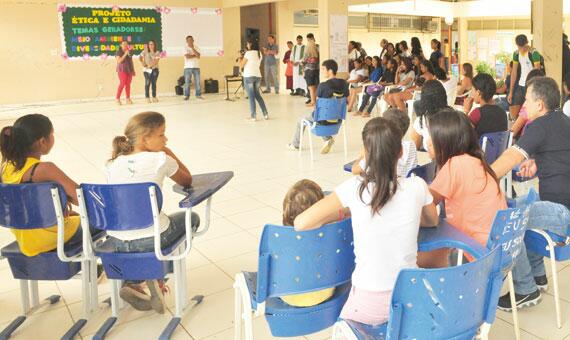 Comidas típicas, apresentações teatrais e exposição indígena foram as principais atrações do evento.(Foto: Samara Cordeiro)