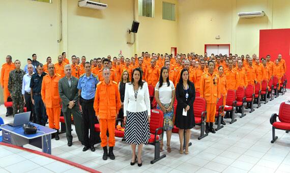 Governadora Suely Campos conduziu solenidade no Quartel do Comando-Geral do Corpo de Bombeiros (Foto: Divulgação)