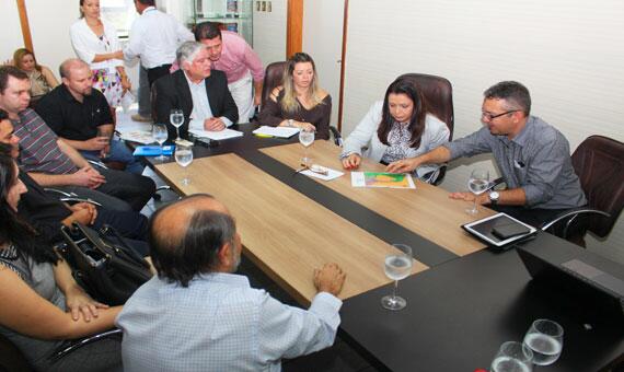 Governadora Suely Campos tomou conhecimento do estudo apresentado pelo MDA (Foto: Diane Sampaio)