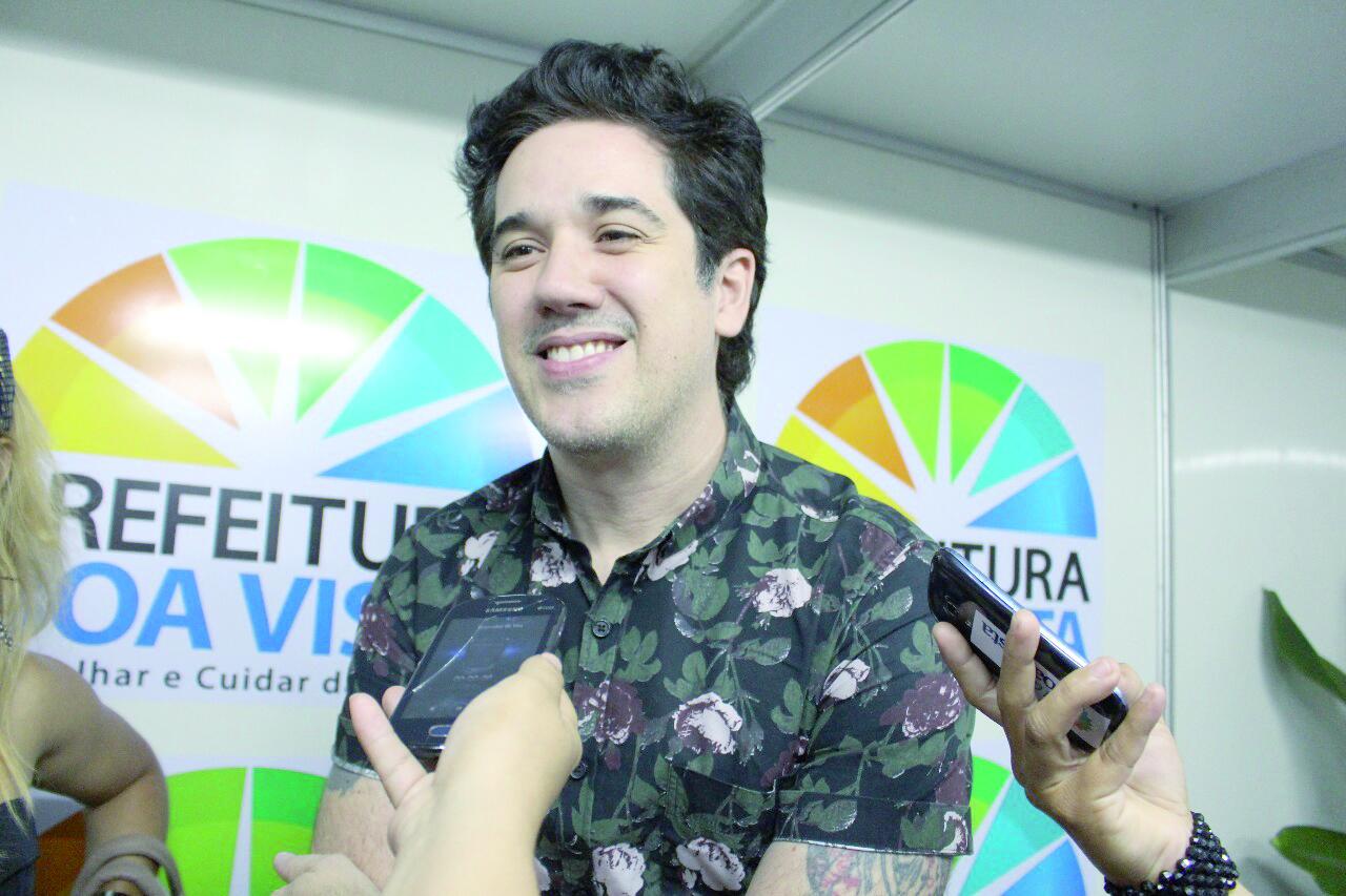 Para a Folha, Rogério Flausino falou sobre o novo CD (Foto: Diane Sampaio)