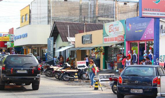 Apesar da baixa oferta de produtos, lojistas mantêm otimismo para aquecer as vendas de Dia dos Pais (Foto: Diane Sampaio)
