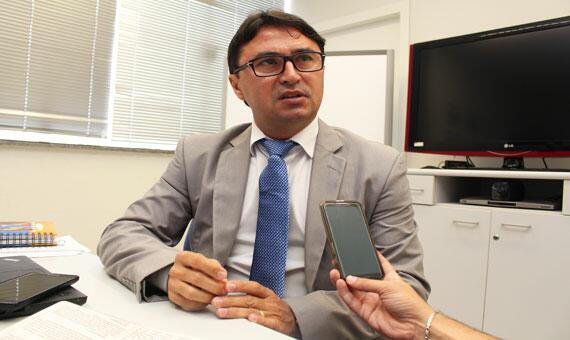 Gerente-geral da Caixa, Lamarck Rodrigues: se houver novo atraso, será de no máximo 30 dias (Foto: Diane Sampaio)