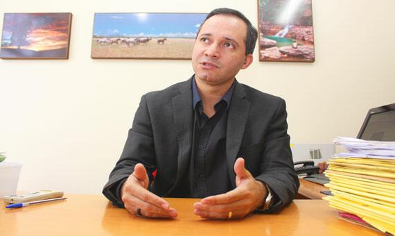 Promotor de justiça Márcio Rosa avalia que data serve mais para reflexão do que para comemoração (Foto: Diane Sampaio)
