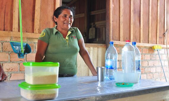 A produtora rural Maria de Fátima Sousa afirmou que a seca é recorrente desde a metade de 2014 e intensificou-se neste ano (Foto: Rodrigo Sales)