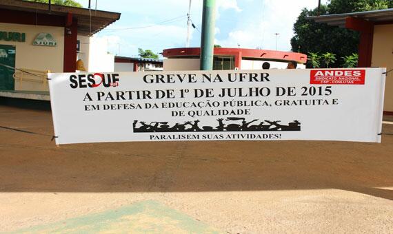 Movimento grevista começou no dia 1º deste mês para cobrar melhorias salariais (Foto: Diane Sampaio)