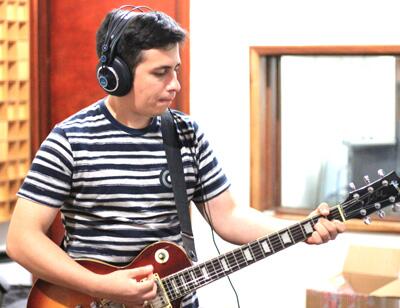 A carreira solo do músico Vinícius Tocantins teve início em 2011 (Fotos divulgação)