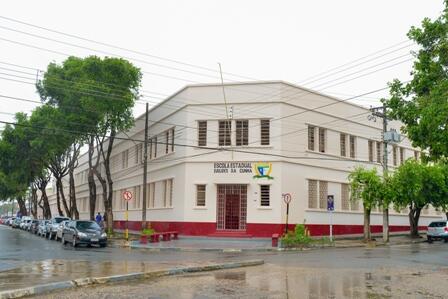 Reforma contemplou serviços de pintura geral em todo o prédio escolar, recuperação dos banheiros, reforma do telhado, entre outros (Foto: Divulgação)