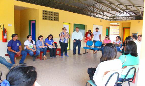 Reunião de equipe marca retomada de atividades no Centro Estadual de Equoterapia (Foto: Diane Sampaio)