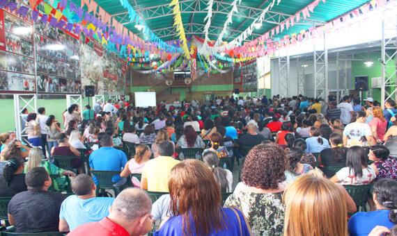 Professores lotaram a sede do Sinter em assembleia convocada para avaliar greve passada (Foto: Diane Sampaio)