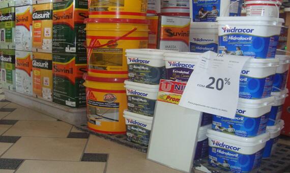 Lojas fazem promoções para atrair clientela (Foto: Ribamar Rocha)