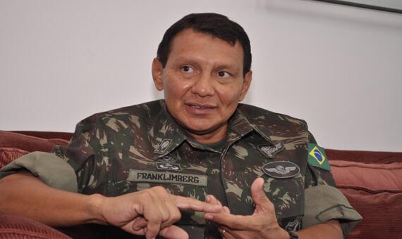 General de Brigada da reserva Franklimberg Ribeiro de Freitas, que já comandou a 1ª Bda Inf Sl em Roraima, é o gerente do programa (Foto: Arquivo/Folha)