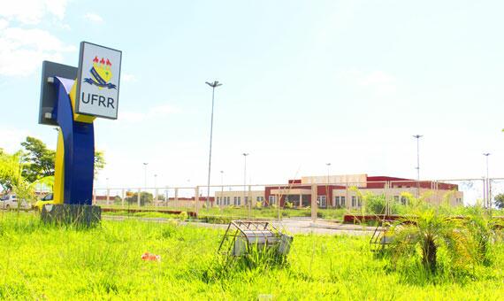 Estudantes veteranos continuam sem previsão para renovação de matrícula (Foto: Diane Sampaio)