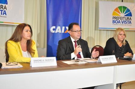 Coletiva ocorreu na tarde de hoje e contou com representantes da Prefeitura de Boa Vista, Caixa Econômica Federal e Associação das Donas de Casa do Bairro Caranã (Foto: Rodrigo Sales)