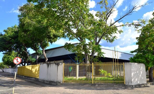 Escolas da rede estadual devem fazer a inscrição dos alunos no auditório da Seed (Foto: Divulgação/Secom)