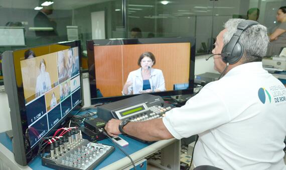 Inauguração da TV ocorreu ontem em solenidade que marcou o início das transmissões (Foto: H. Emiliano)