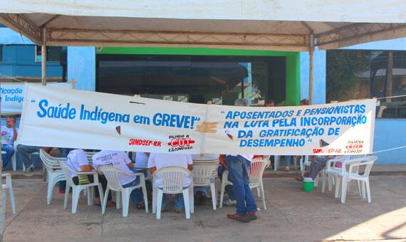 Servidores dos Distritos Sanitários Indígenas Leste e Yanomami tomaram a decisão na segunda-feira (Foto: Diane Sampaio)