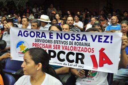 O sindicato busca sensibilizar os parlamentares para aprovação de possíveis mudanças no PCCR (Foto: Rodrigo Sales)