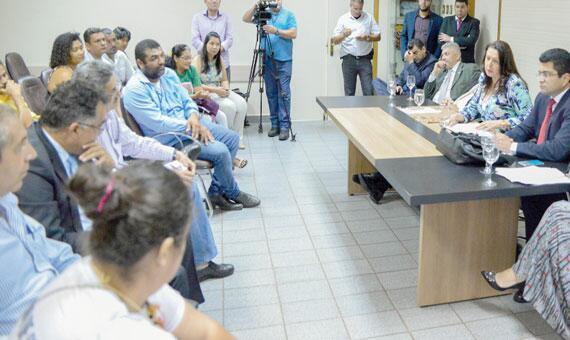 Entendimentos avançaram e professores podem decidir pelo fim de greve (Foto: Neto Figueredo)