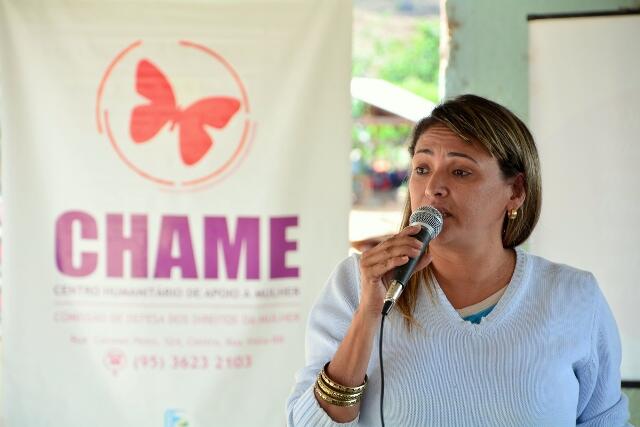 A advogada do Chame, Sara Patrícia Farias, explicou que as palestras tratam também sobre os tipos de violência que não são somente físicas (Foto: Divulgação)