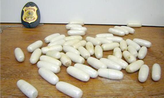 Cápsulas de cocaína eram transportadas no estômago das “mulas”, segundo a PF (Foto: Divulgação)