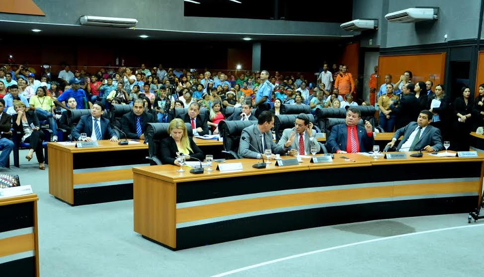 O requerimento foi apresentado durante a sessão plenária realizada hoje (18) (Foto: Supcom/ALE)