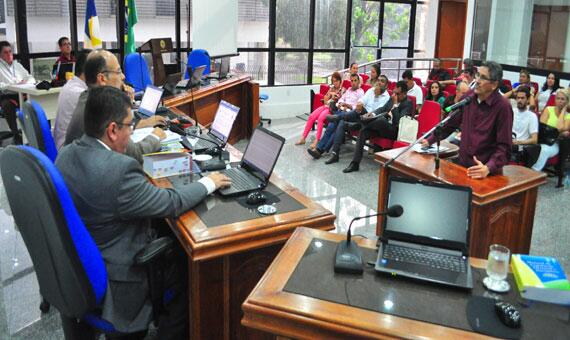 Ontem a audiência de conciliação foi realizada no auditório do Tribunal Regional Eleitoral (Foto: Rodrigo Sales)