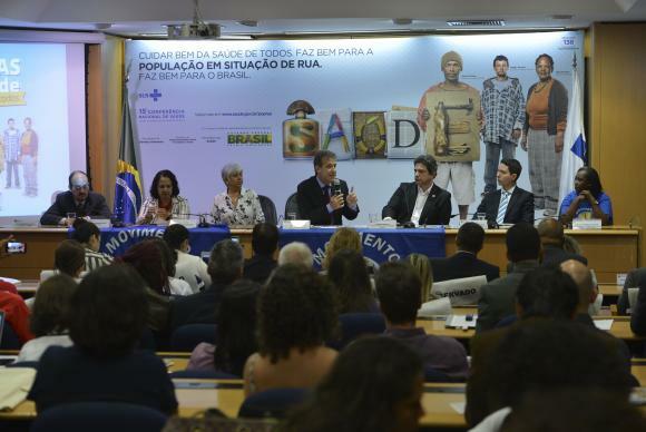 "Se não for dada visibilidade ao problema do preconceito no atendimento dessas pessoas, não será possível universalizar o acesso ao SUS", afirmou o ministro da Saúde Arthur Chioro