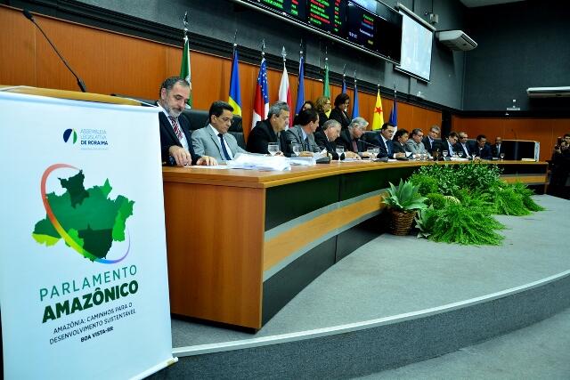 Programação de debates e palestras segue até as 17h (Foto: Divulgação/ALE-RR)