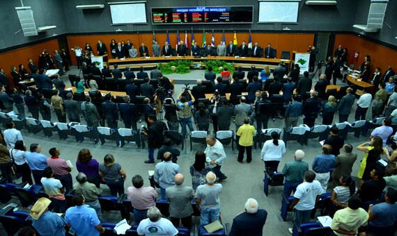 Deputados dos nove estados da Amazônia Legal participaram do evento (Foto: Charles Wellington Supcom-ALE)
