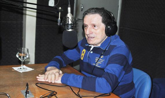 Ex-senador Mozarildo Cavalcanti, durante entrevista na Rádio Folha (Foto: Samara Cordeiro)
