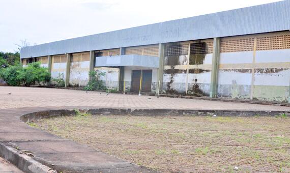 O prédio da antiga Cobal será preservado, pois está cedido para a Prefeitura de Boa Vista (Foto: Rodrigo Sales)